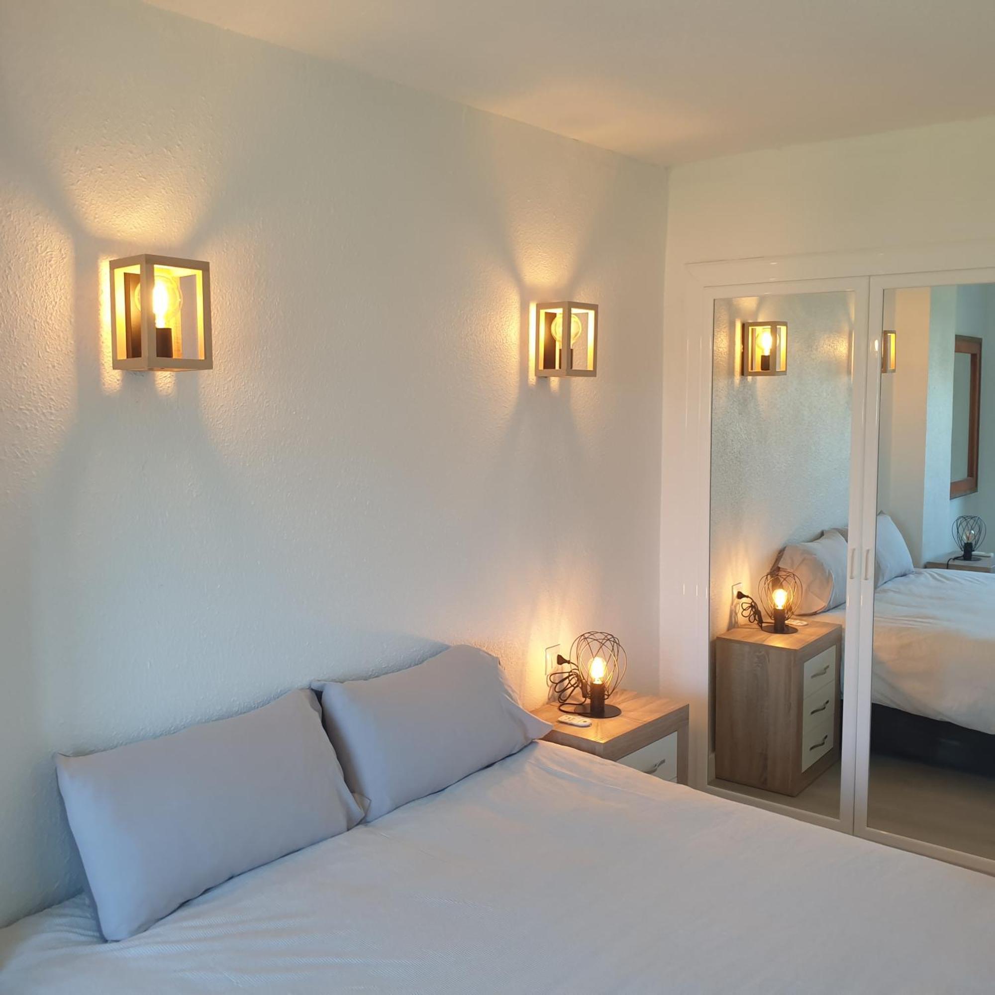 Sea View Apartment Beach Front Punta Prima ตอร์เรเวียคา ภายนอก รูปภาพ