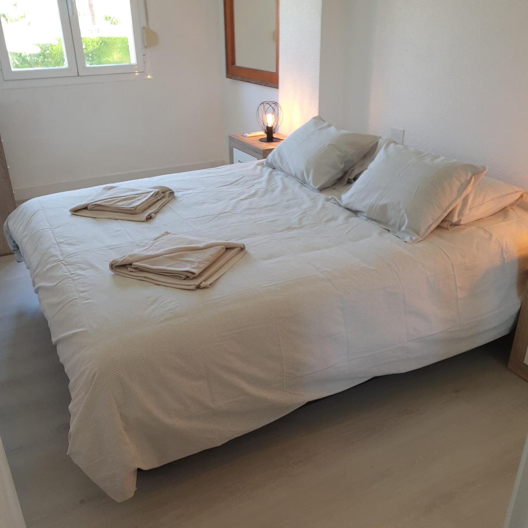 Sea View Apartment Beach Front Punta Prima ตอร์เรเวียคา ภายนอก รูปภาพ
