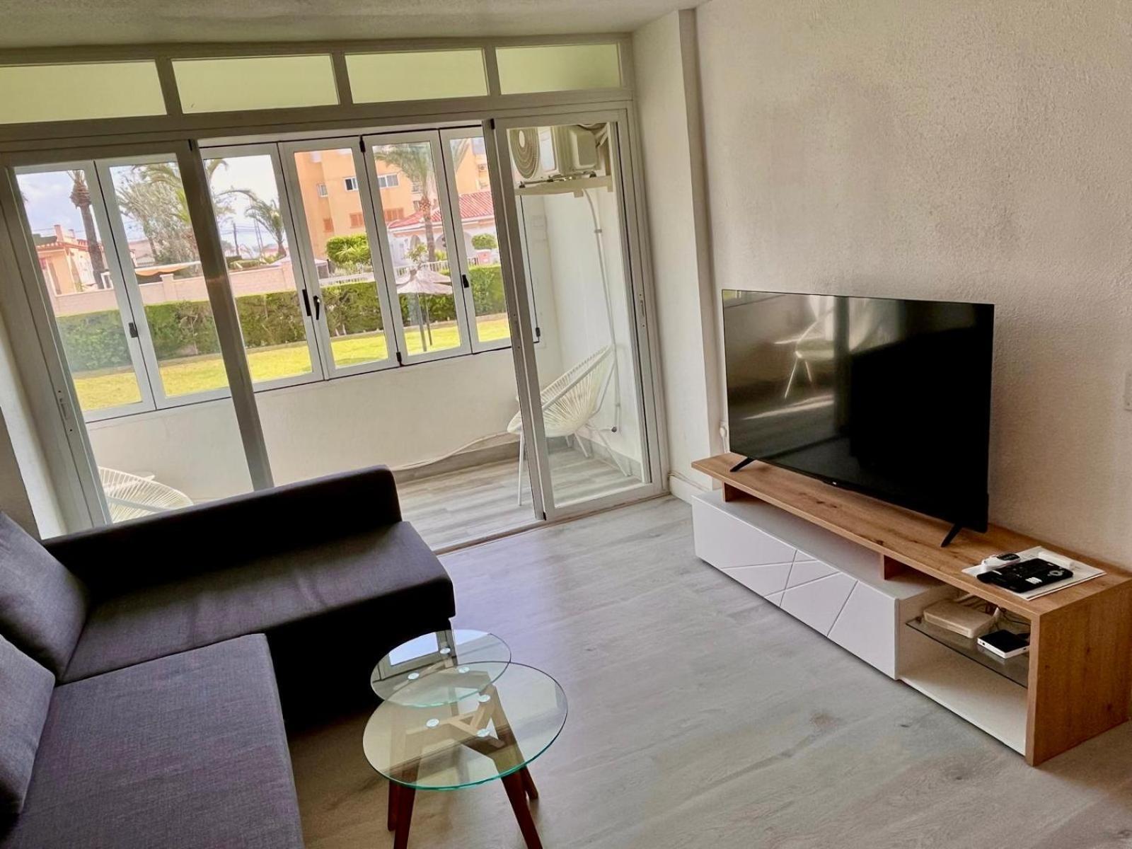 Sea View Apartment Beach Front Punta Prima ตอร์เรเวียคา ภายนอก รูปภาพ