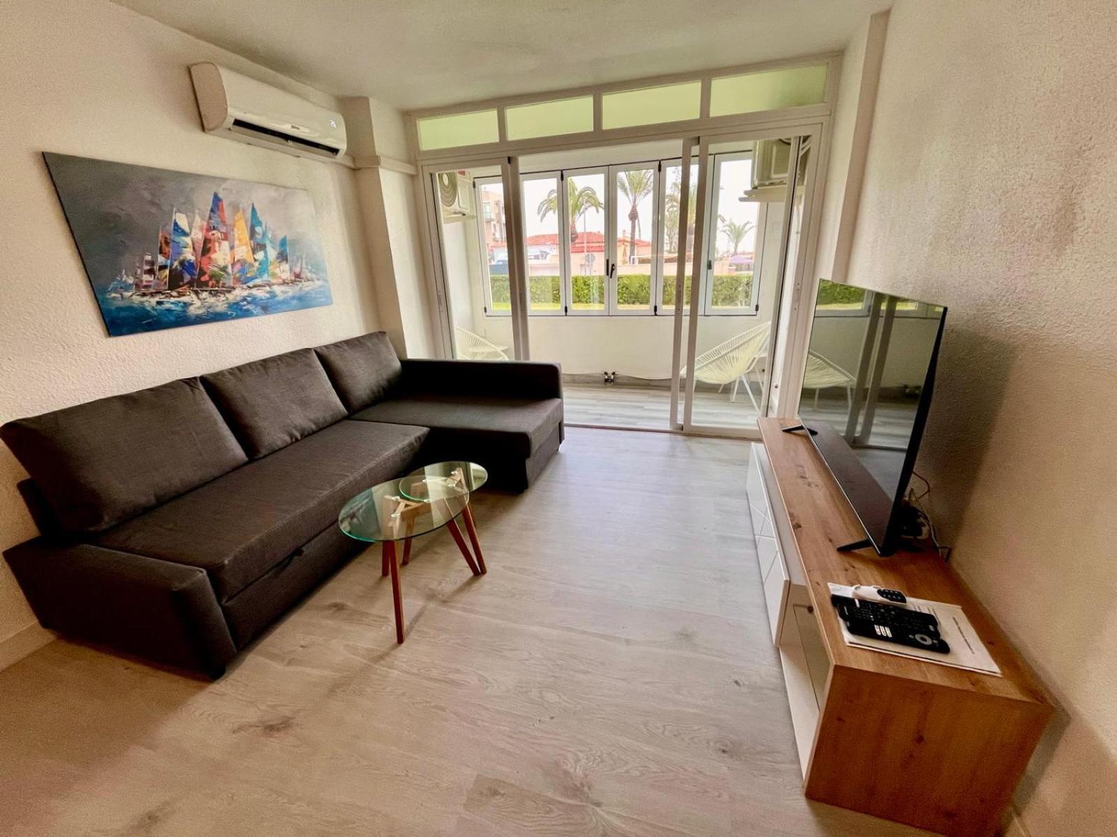 Sea View Apartment Beach Front Punta Prima ตอร์เรเวียคา ภายนอก รูปภาพ